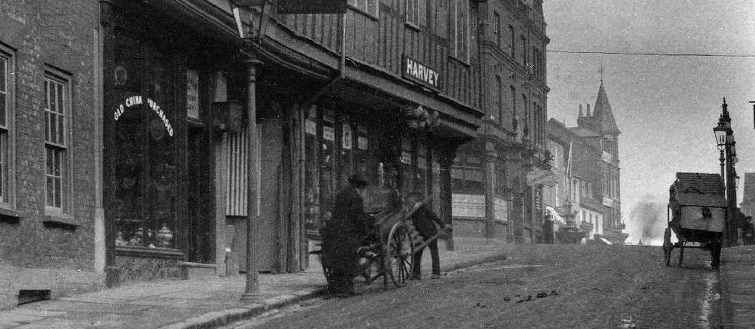  The George Inn, from George St looking towards High St, 1905