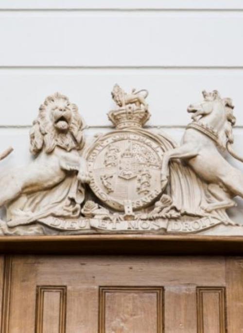 lion and unicorn crest from courtroom